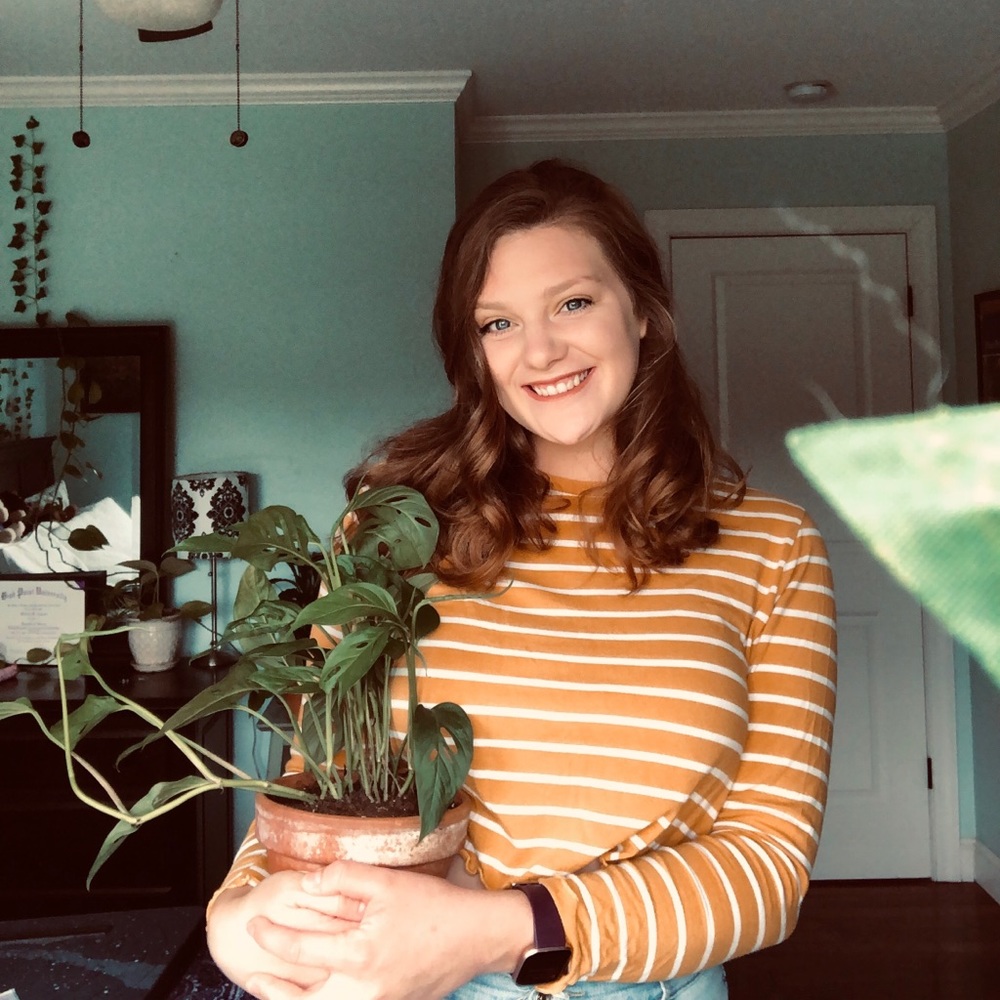Cropped long sleeve yellow shirt
